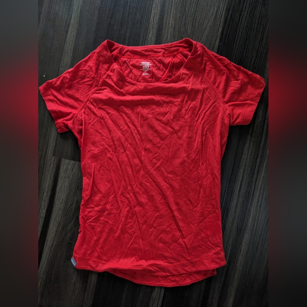 100% merino wool red Icebreaker tee shirt